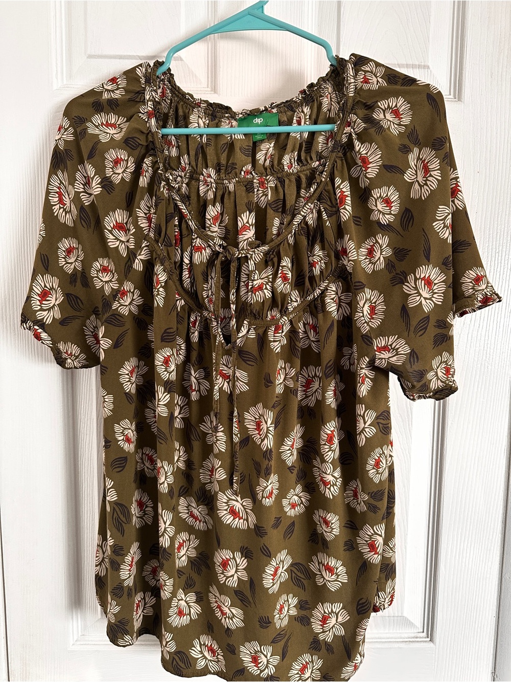 dip Olive Floral Peasant women’s Top with Cream & Red Accents XL